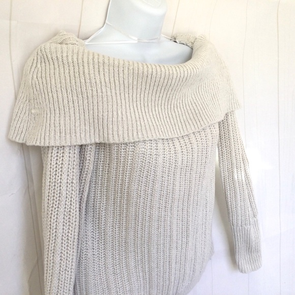 Hollister Off Shoulder Cowl Neck Fitted Sweater Large - Picture 3 of 6